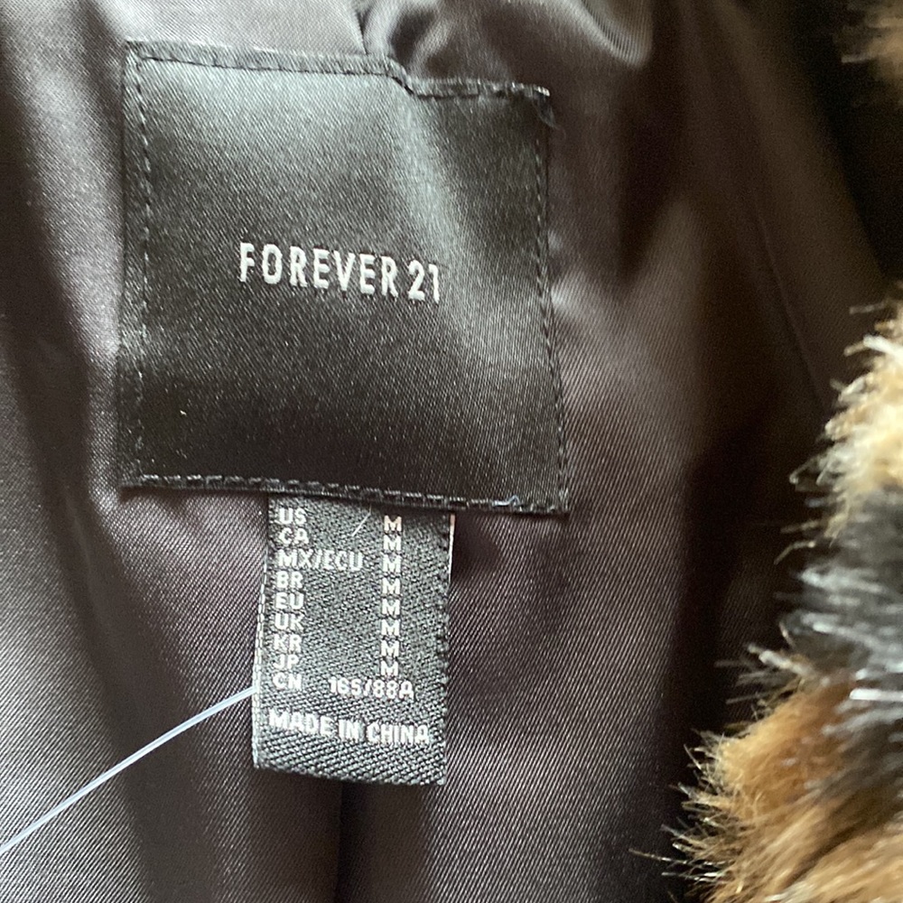 Forever21 premium label faux fur - Picture 3 of 7